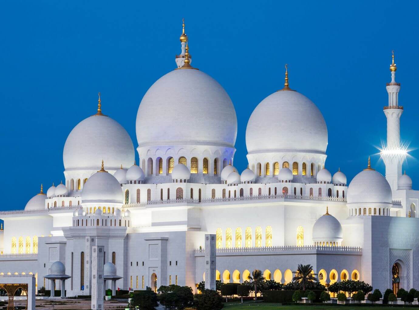 Famous Abu Dhabi Sheikh Zayed Mosque by night